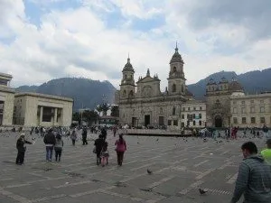 Praça Simon Bolivar, em Bogotá