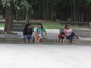 Galera relaxando os pezinhos