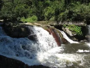 Cachoeirinha junto à roda d'água