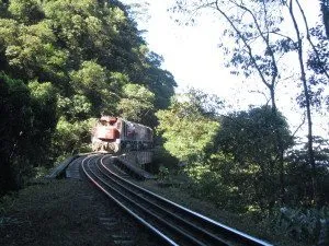 Ói, óia o trem...