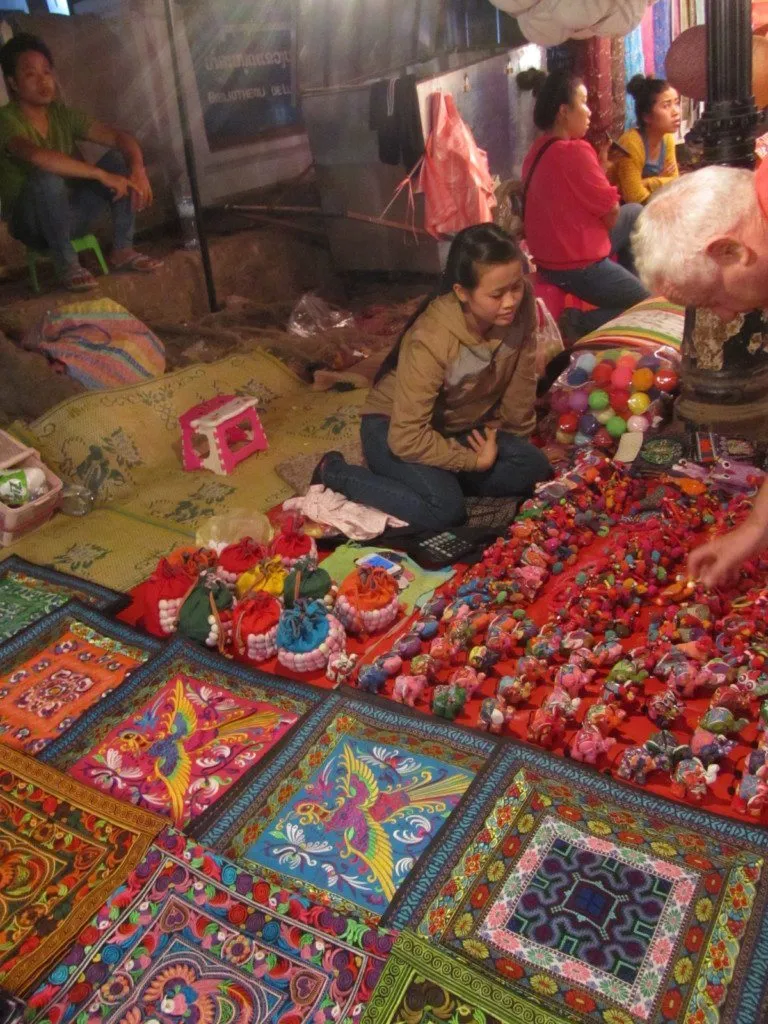 Laos – Luang Prabang – Night Market (2)