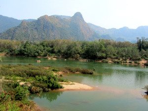 Laos - Nong Khiaw - vilas e rio (6)