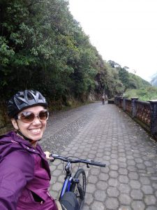 De bicicleta na Rota das Cachoeiras, Baños