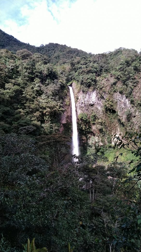 Cachoeira El Machai, Baños, Equador Cachoeira El Machai, Baños, Equador