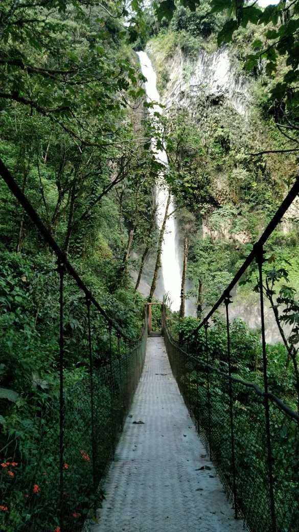 Cachoeira El Machai, Baños, Equador Cachoeira El Machai, Baños, Equador